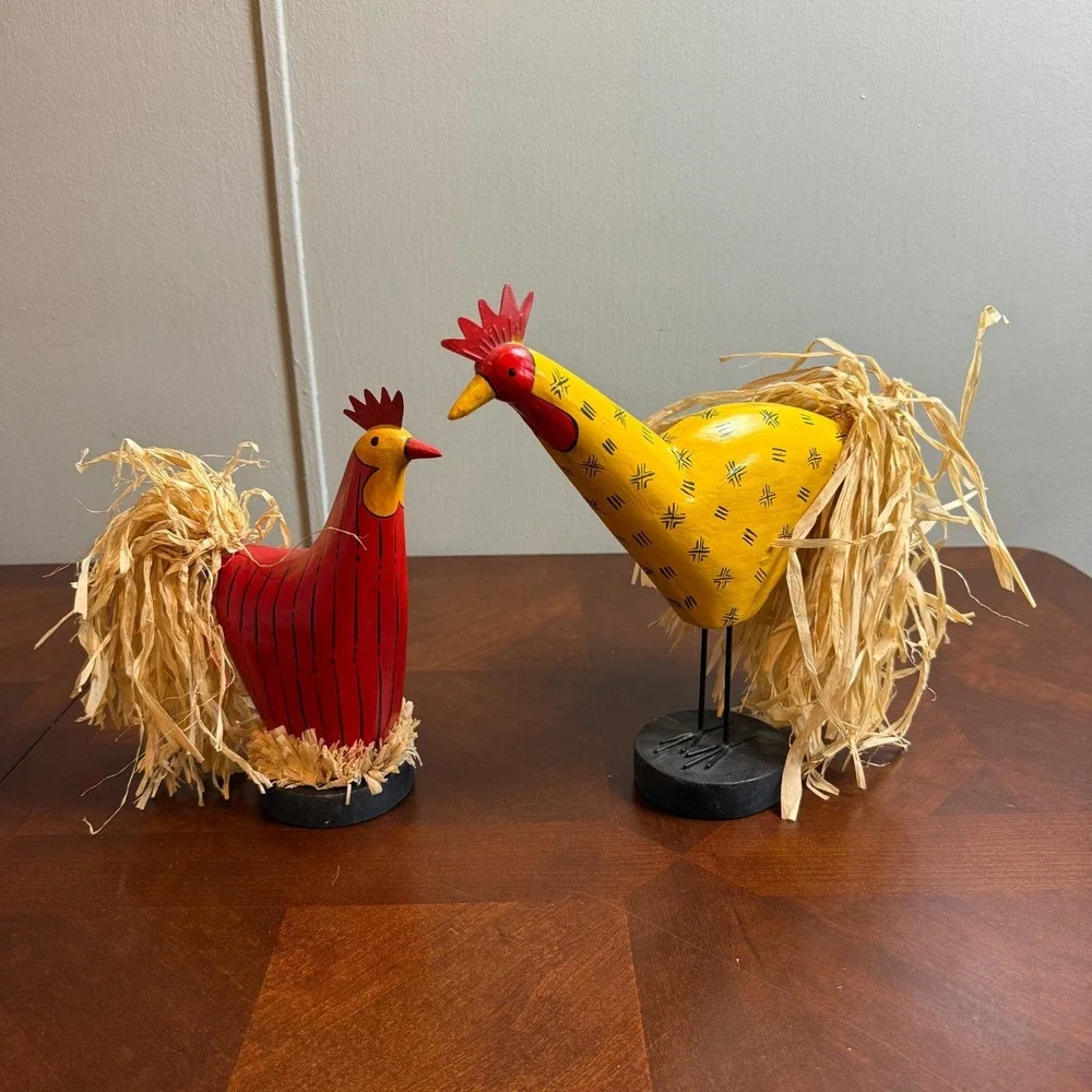 Farmhouse Rooster & Hen Wood Figurines Raffia Tail Rustic Kitchen‎ Decor